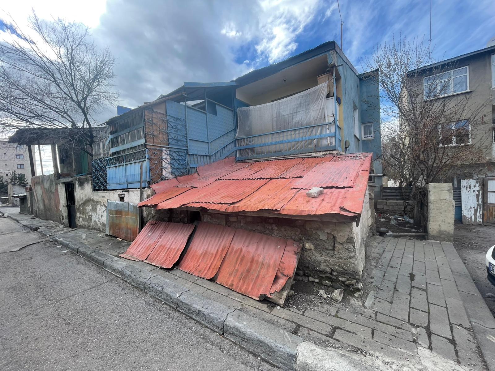 ABDURRAHMAN GAZİDE 2 KATLI BİNA